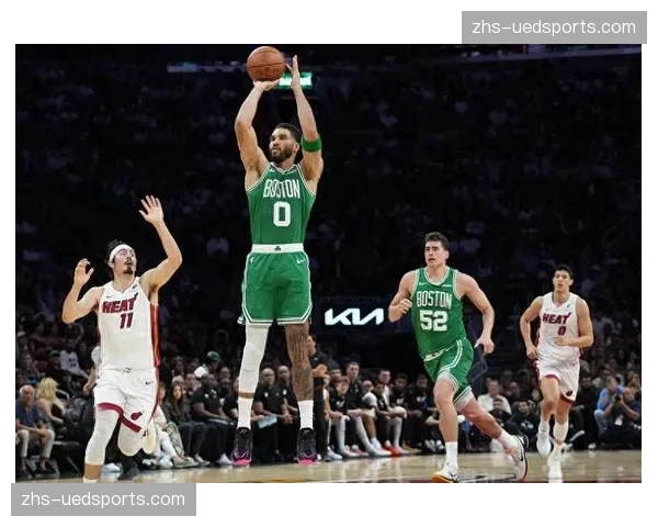 杰伦布朗高效轰下43分7助攻 绿军大胜热火延续火热状态